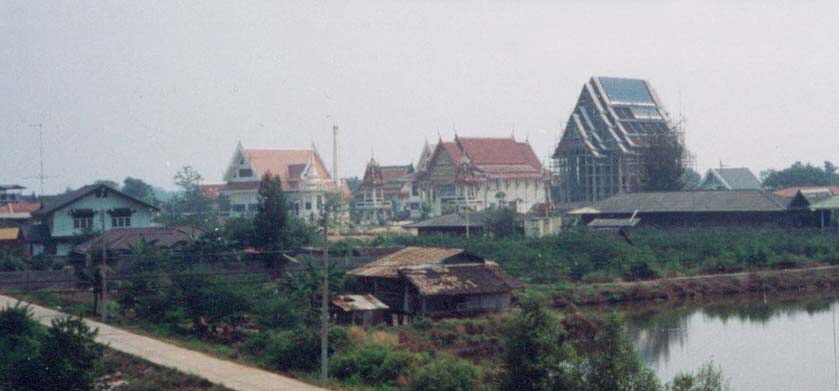thailaendisches dorf bei bangkok